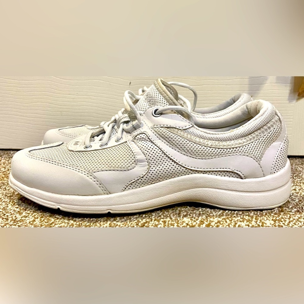 Ryka Sport Walker Ortholite Women's 9.5 White Cross Training Athletic Shoes
